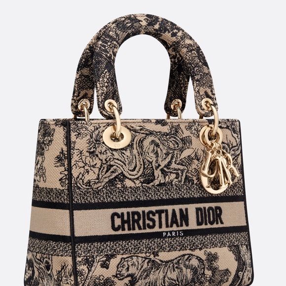 New Christian Dior MEDIUM LADY D-LITE BAG
Brown Toile de Jouy Embroidery - Picture 2 of 8